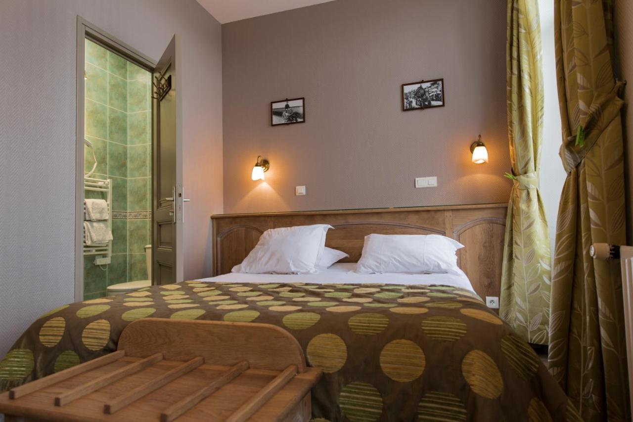 Hotel De Calais 2*
